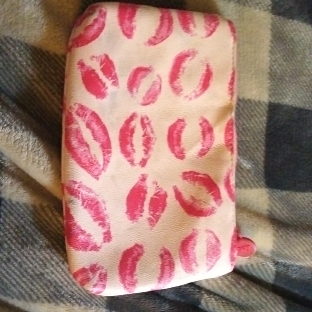 Ipsy bag 5 for 20
